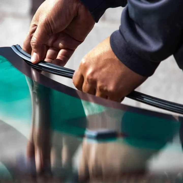 Front Windshield Replacement Services